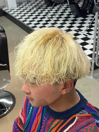 ミディアム 👑パーマの王様👑 【メンズ専門店】のヘアスタイル