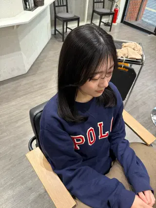 ミディアム カラー 上田 紗也のヘアスタイル