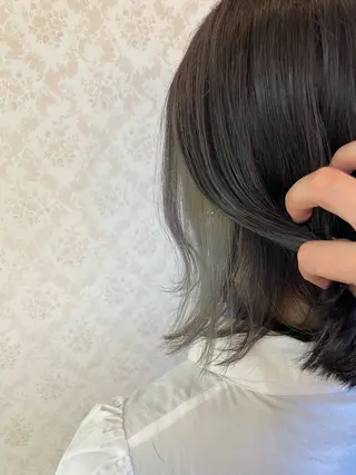 ショート カラー ヒヨシ ルナのヘアスタイル