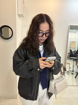 ロング カラー パーマ NOUN所属・eri kinjoのヘアスタイル