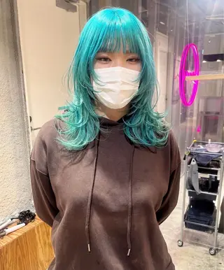 セミロング カラー トミオカ ノアのヘアスタイル