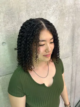 ミディアム パーマ 濱田 春瑠のヘアスタイル