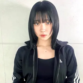 ミディアム カラー パーマ ヘアアレンジ ⭐️𝑭𝑰𝑳𝑴𝑶𝑹𝑴𝑨𝑳𝑬⭐️【フィルモルメール】所属・【トレンド🤍 艶カラー】yoshiのヘアスタイル