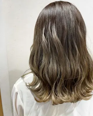 セミロング カラー Feria所属・カウンセリング重視 🌿Tsuyukiのヘアスタイル