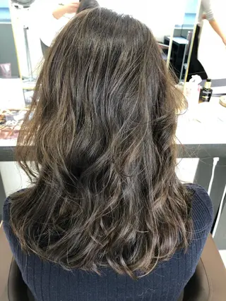 ロング カラー 井口 真人のヘアスタイル