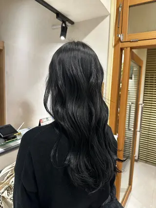 ロング カラー 岡本 葵のヘアスタイル