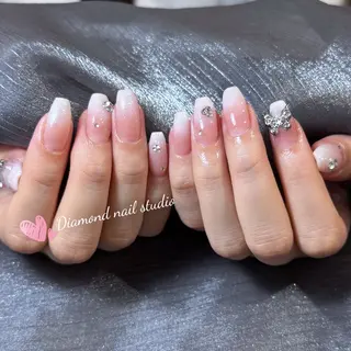 ネイル Ena 🧸のネイルデザイン