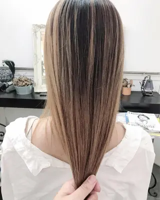 セミロング カラー ヘアアレンジ Mariana/ 鶴原-ハイライトのヘアスタイル