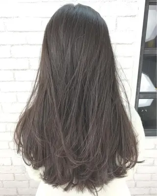 セミロング TOMOYAレイヤー ブリーチ縮毛矯正のヘアスタイル