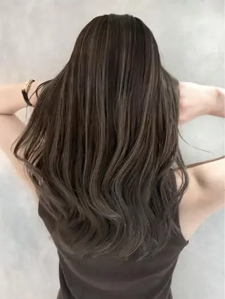 セミロング ANDO HIKARIのヘアスタイル