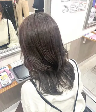 セミロング カラー 堀川 希歩のヘアスタイル