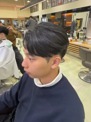 メンズ メンズ特化美容師 タケルのヘアスタイル