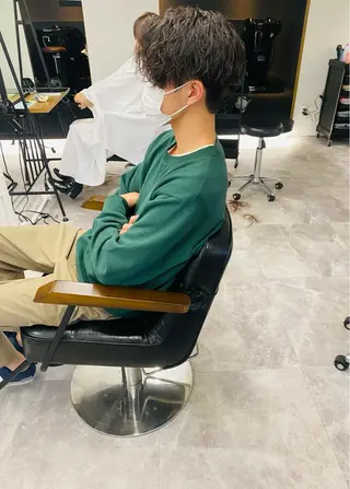 パーマ メンズ Emitas.柳通り店所属・山﨑 大暉【ダブルカラー】のヘアスタイル