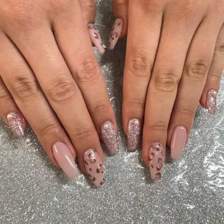 ネイル VIERU 🌈🎀💖のネイルデザイン