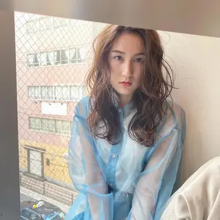 ロング カラー ヘアアレンジ 雪本 愛のヘアスタイル