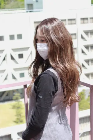 ロング カラー Viage （ビアージュ）のヘアスタイル