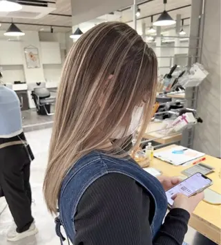 ロング REDEAL所属・REDEAL/あんな 白髪ぼかし/大宮のヘアスタイル