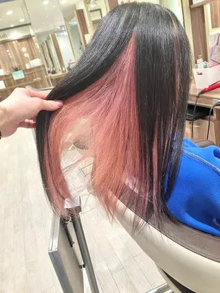 ロング Re:st所属・Miyavi/カラー ショートボブのヘアスタイル