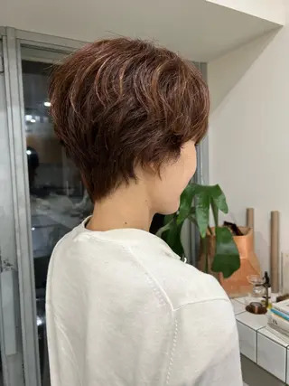 ショート BROUN®所属・NACA /江坂/カットモデルのヘアスタイル