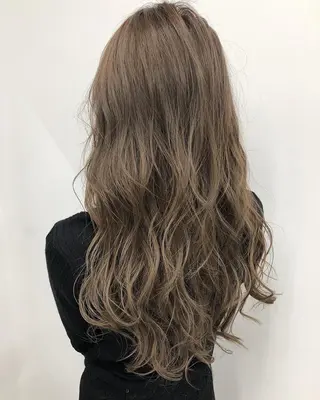 セミロング カラー 🦄インナーカラー 🦄貫井彩花のヘアスタイル