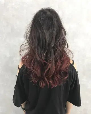 セミロング カラー TOMOYAレイヤー ブリーチ縮毛矯正のヘアスタイル