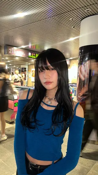 ロング 石塚 瑛里菜のヘアスタイル