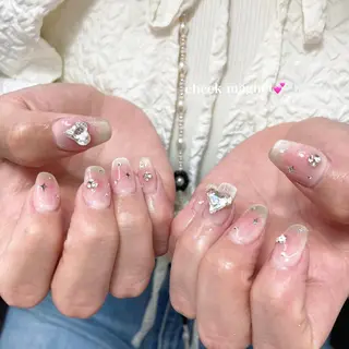 ネイル GO TODAY SHAiRE SALON 表参道colore店所属・emmi nailのネイルデザイン