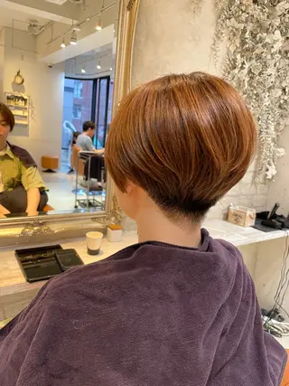 ショート 北田🌟小顔レイヤー 🌟人気カラーのヘアスタイル