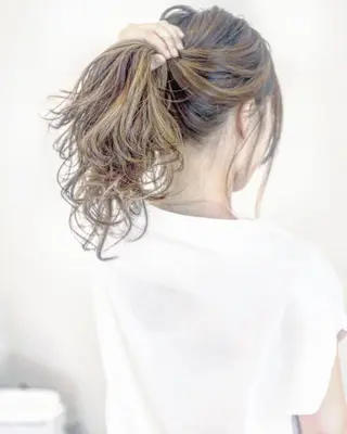 ミディアム カラー ヘアアレンジ Mariana/ 鶴原-ハイライトのヘアスタイル