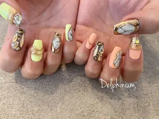 ネイル 岡本 友恵のネイルデザイン