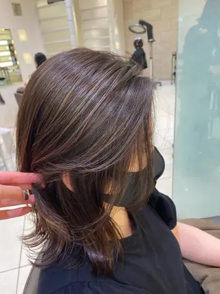 セミロング カラー 細めハイライト🩶 ボブ/レイヤーカットのヘアスタイル