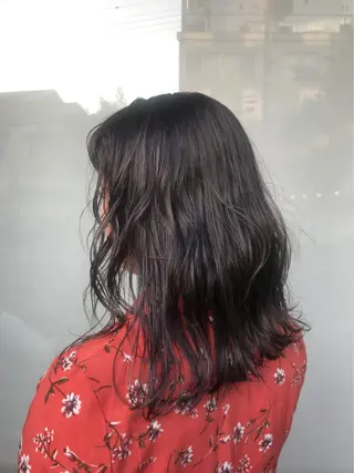 ミディアム 岡田 拓也のヘアスタイル