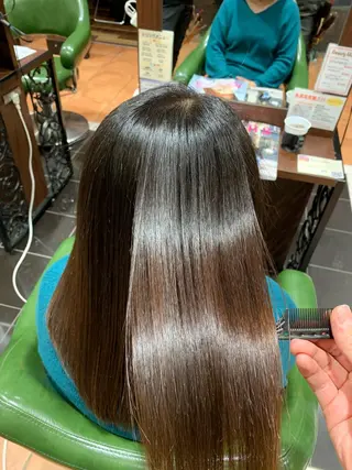 ミディアム カラーリスト菅澤 岳のヘアスタイル