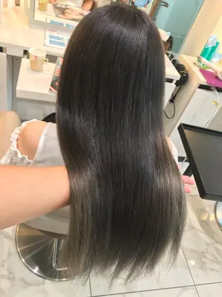 ロング カラー 清藤 綾のヘアスタイル