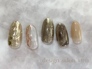 ネイル 根津 綾子のネイルデザイン