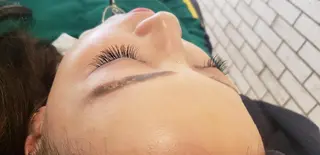 マツエク・マツパ arrow🖤 もえみのヘアスタイル