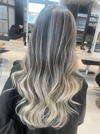 ロング カラー パーマ ヘアアレンジ ネイル マツエク・マツパ アイブロウ 井上 一平のヘアスタイル