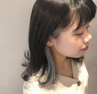 ミディアム カラー 小森 樹奈のヘアスタイル