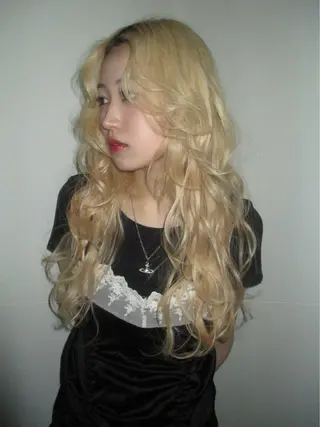 ロング カラー ヘアアレンジ minto/ 似合わせ/ハイトーンのヘアスタイル