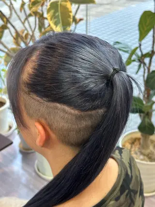 ロング カラー arika　オケシ リョウダイのヘアスタイル