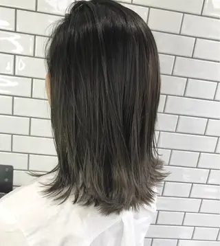 ミディアム カラー レイヤー　べージュ 白石研太のヘアスタイル