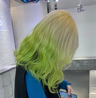 カラー ブリーチカラー×艶 🍨mihoのヘアスタイル