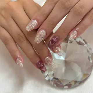 ネイル NAILSALON LUNON 獨協大学前駅店所属・LUNON 獨協大学前駅店のネイルデザイン