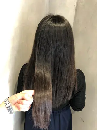 セミロング ハイダメージ毛 縮毛矯正のヘアスタイル