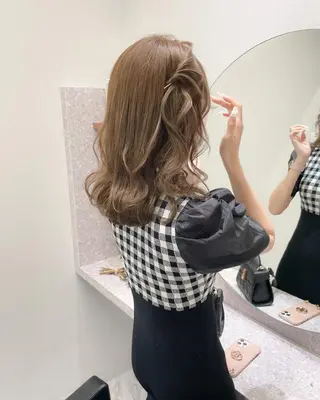 セミロング カラー ヘアアレンジ autre所属・大久保 ひでなりのヘアスタイル