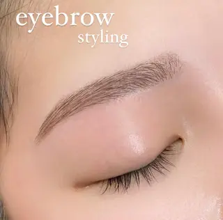 アイブロウ RUSHIA minaの眉毛・アイブロウイメージ