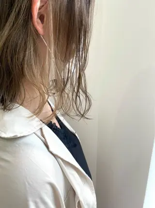 ショート カラー 田邊 汐音のヘアスタイル