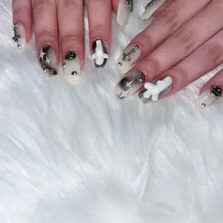 ネイル ゴテゴテ💙ワンホン リオナのネイルデザイン