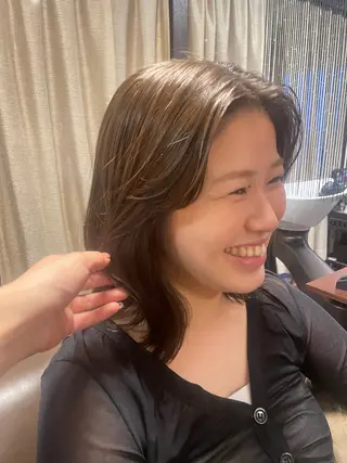 ミディアム レイヤー/透明感カラ ー/茅ヶ崎/momiのヘアスタイル