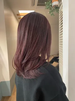 ミディアム カラー リカ/ハイトーン ・オリーブ🍀のヘアスタイル